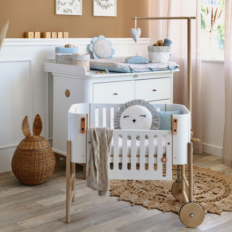 Babyzimmer in Blau &amp; Braun mit Oliver Furniture Möbeln