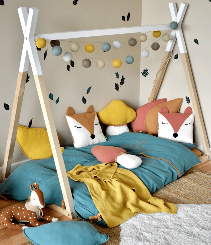 Kleinkindzimmer mit Bunten Tierkissen
