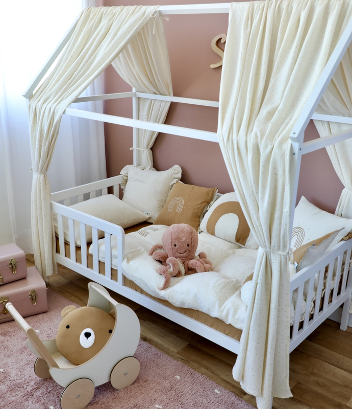 Kinderbett Ausstattung &#039;Goldpunkte&#039; von Dinki Balloon
