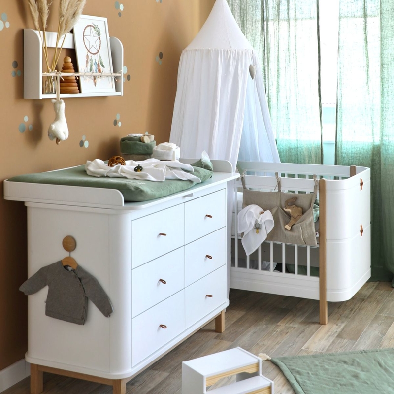 Babyzimmer mit Oliver Furniture Möbeln &amp; Naturtextilien aus Leinen