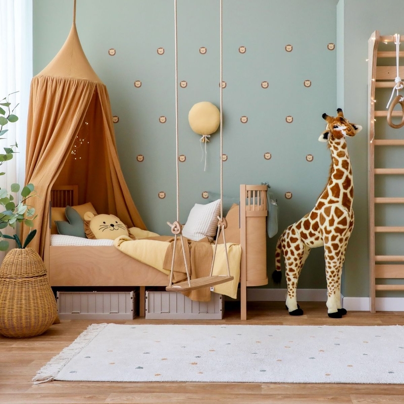Löwen-Kinderzimmer mit Kinderbettausstattung in Gelb &amp; Camel