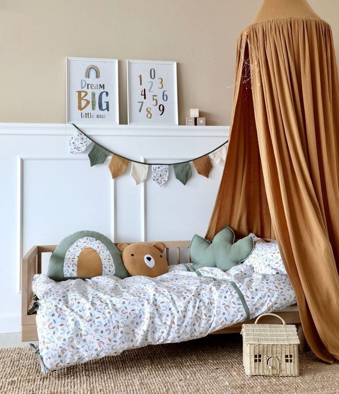 Kinderzimmer mit Regenbögen in Camel &amp; Khaki